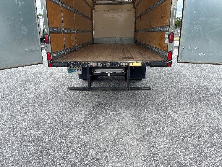 2020 Isuzu NRR in Greenville, SC — photo 9