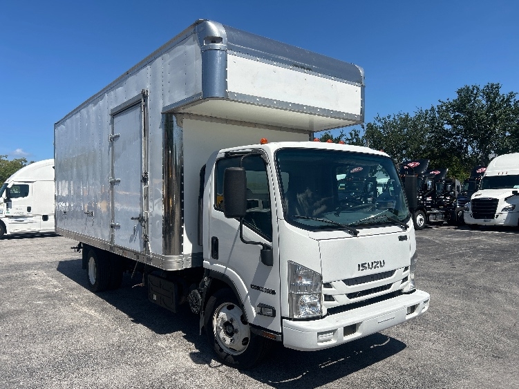2020 Isuzu NRR in Medley, FL