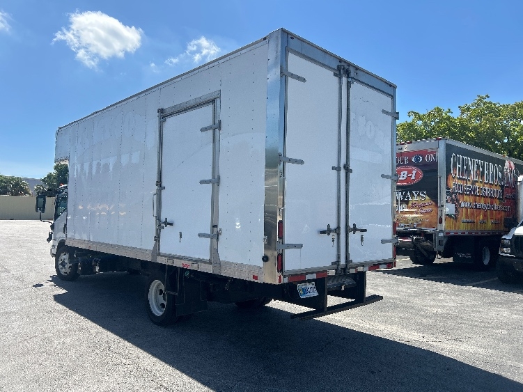 2020 Isuzu NRR in Medley, FL — photo 5