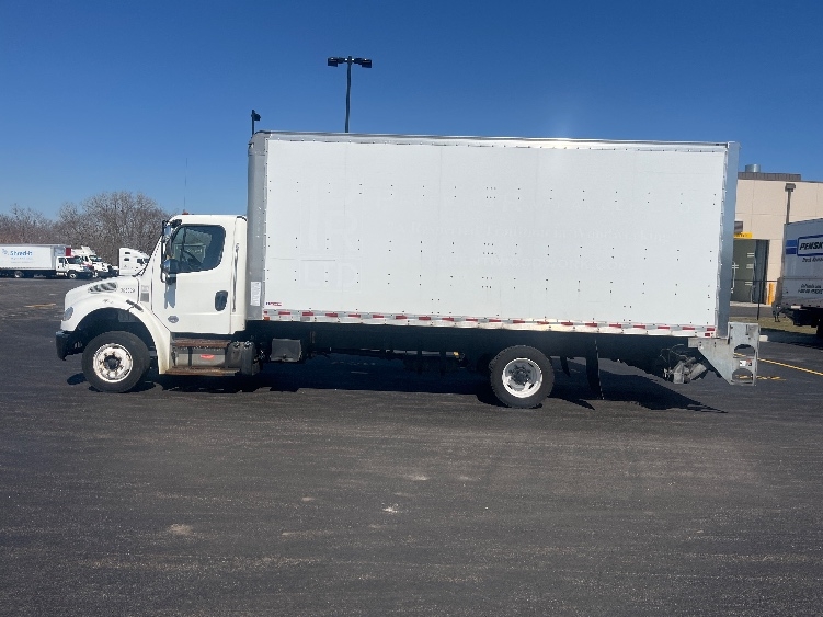 2020 Freightliner M2 106 in Chicago (Melrose Park), IL — photo 4