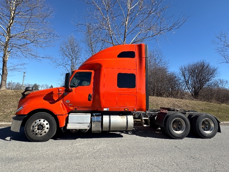2021 International LT in Montgomery, NY — photo 4