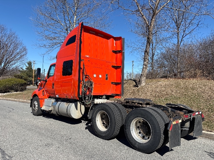 2021 International LT in Montgomery, NY — photo 5