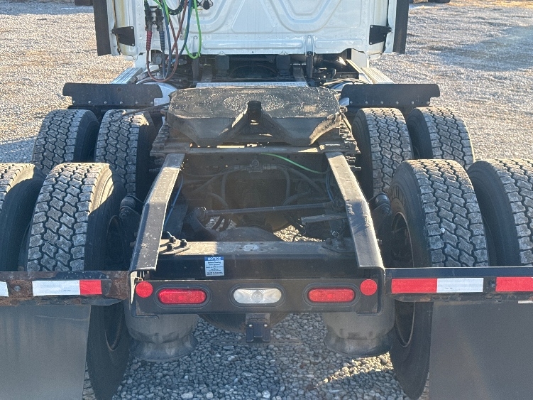 2020 Freightliner Cascadia in Omaha, NE — photo 6