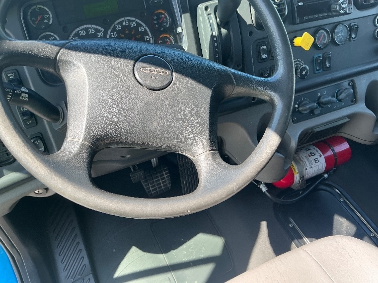 2020 Freightliner M2 106 in Austin, TX — photo 10