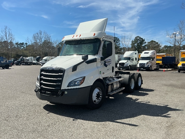 2020 Freightliner Cascadia in Pensacola, FL — photo 3