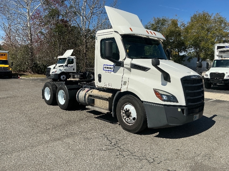2020 Freightliner Cascadia