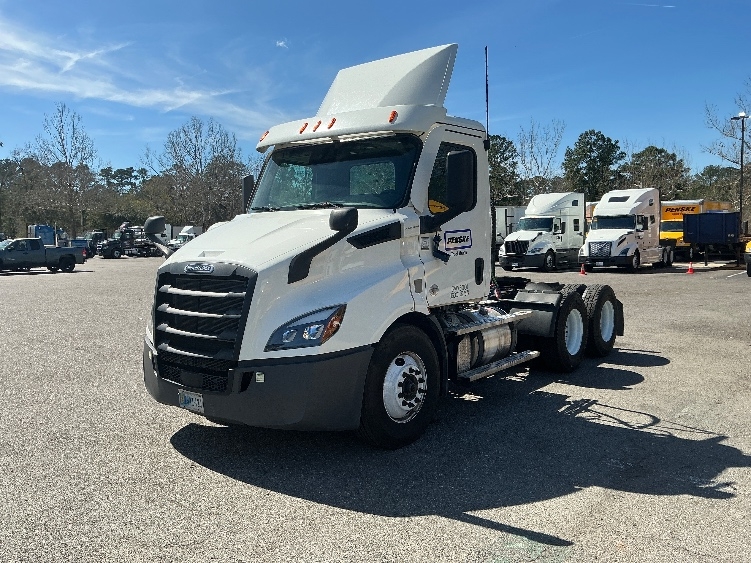 2020 Freightliner Cascadia in Pensacola, FL — photo 3