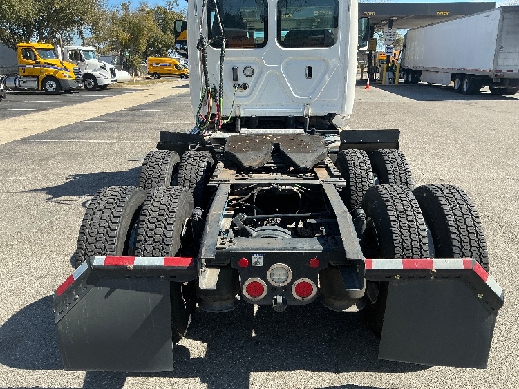 2020 Freightliner Cascadia in Pensacola, FL — photo 6