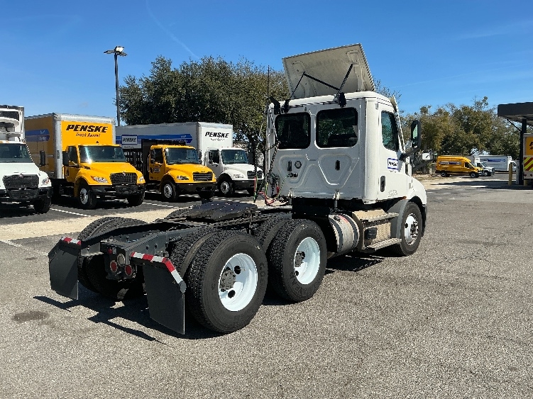 2020 Freightliner Cascadia in Pensacola, FL — photo 7