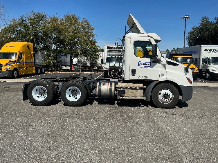 2020 Freightliner Cascadia in Pensacola, FL — photo 8