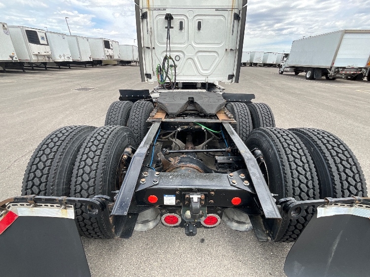 2020 Freightliner Cascadia in Salt Lake City, UT — photo 6