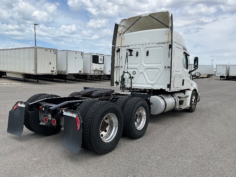 2020 Freightliner Cascadia in Salt Lake City, UT — photo 7
