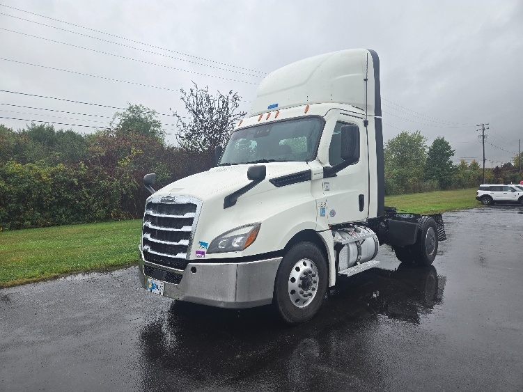2020 Freightliner Cascadia in White Deer, PA — photo 3