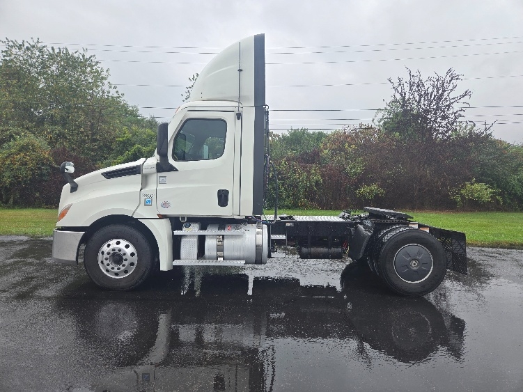 2020 Freightliner Cascadia in White Deer, PA — photo 4