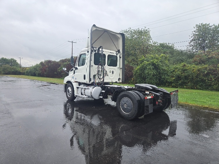 2020 Freightliner Cascadia in White Deer, PA — photo 5