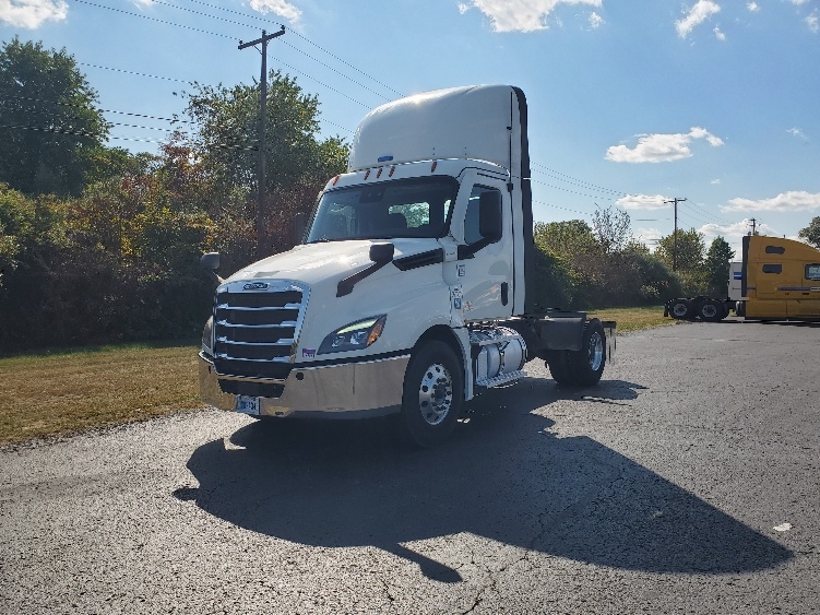 2020 Freightliner Cascadia in White Deer, PA — photo 3