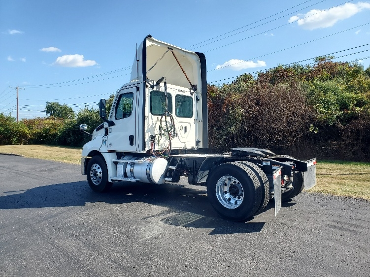2020 Freightliner Cascadia in White Deer, PA — photo 5