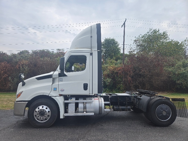 2020 Freightliner Cascadia in White Deer, PA — photo 4