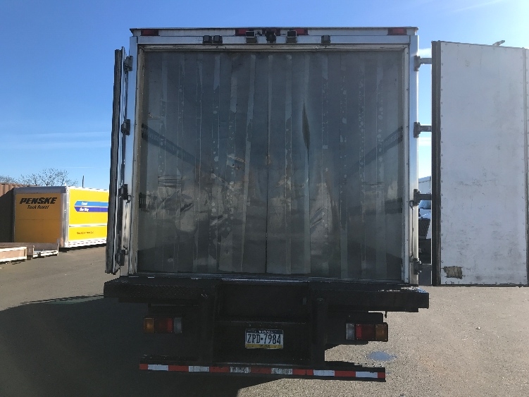 2020 Isuzu NRR in Bensalem, PA — photo 8