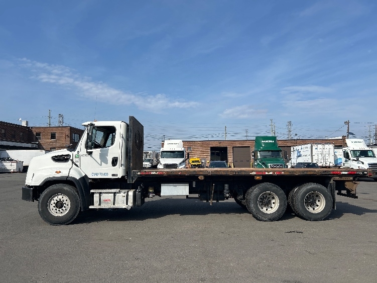 2020 Freightliner 114SD in Kearny, NJ — photo 4