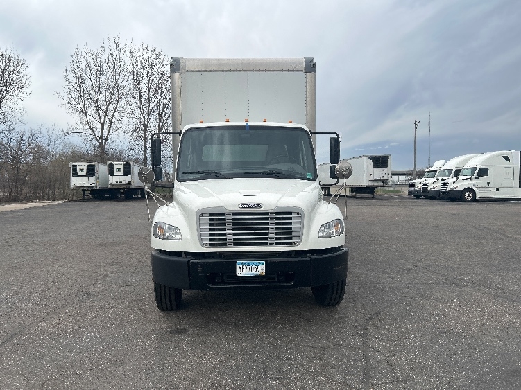 2020 Freightliner M2 106 in Brooklyn Park, MN — photo 2