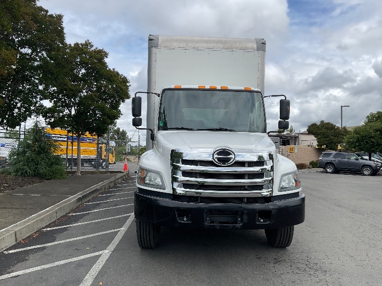2020 Hino 268 in West Sacramento, CA — photo 2