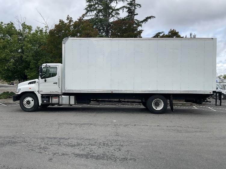 2020 Hino 268 in West Sacramento, CA — photo 4