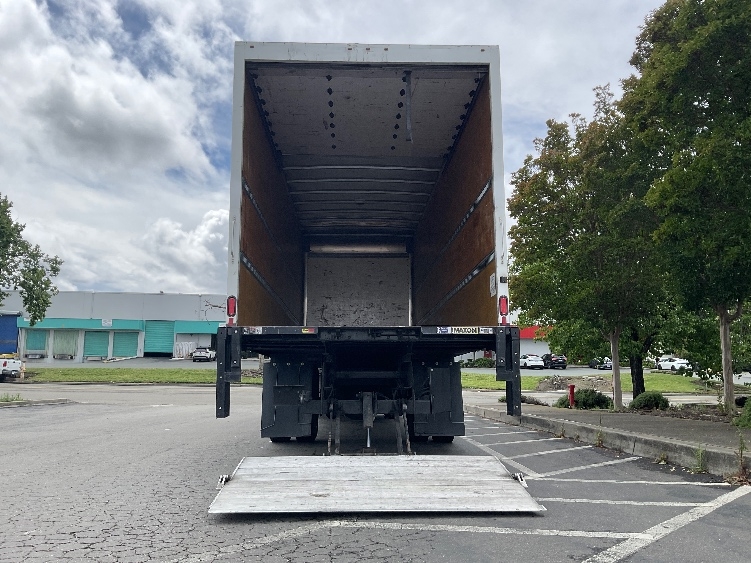 2020 Hino 268 in West Sacramento, CA — photo 9