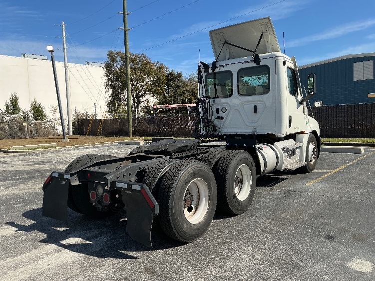 2020 Freightliner Cascadia in Ocala, FL — photo 7