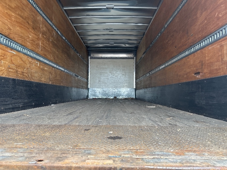 2020 Freightliner eM2 in Cranbury, NJ — photo 10