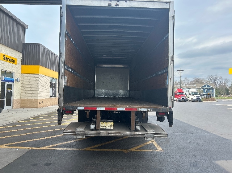2020 Freightliner eM2 in Cranbury, NJ — photo 8