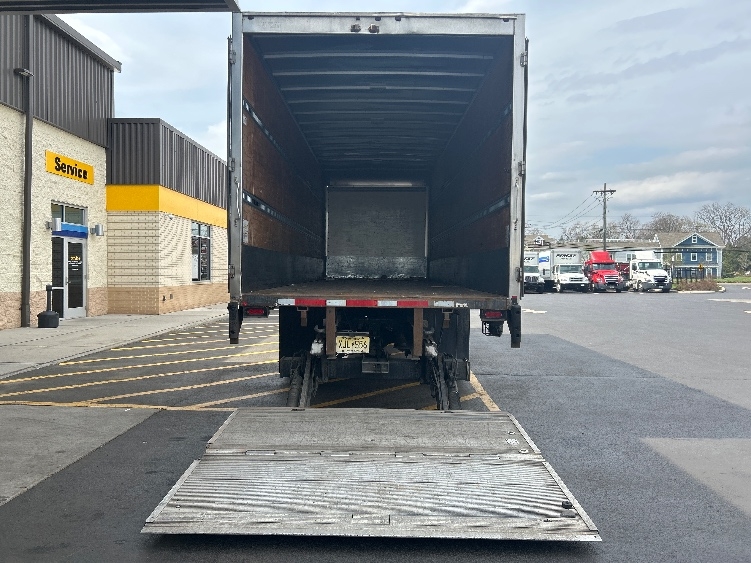 2020 Freightliner eM2 in Cranbury, NJ — photo 9