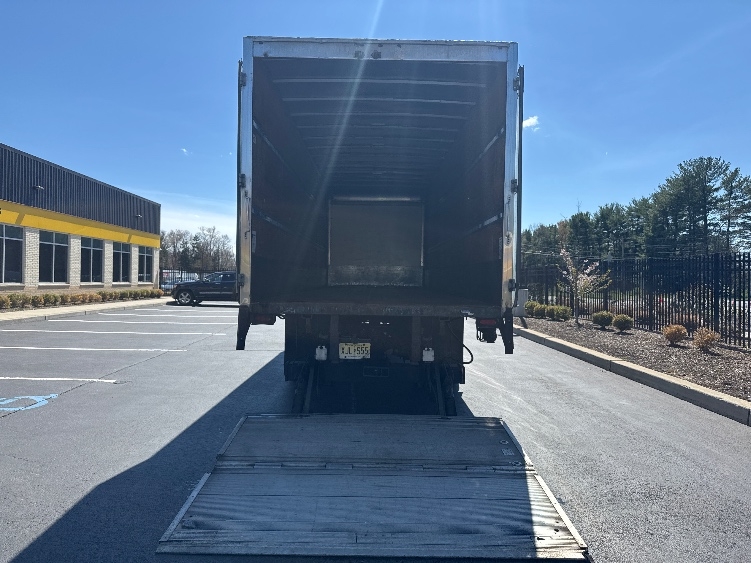 2020 Freightliner eM2 in Cranbury, NJ — photo 9