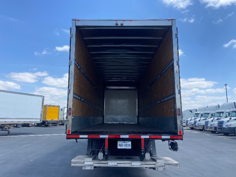 2020 Freightliner eM2 in San Antonio, TX — photo 8