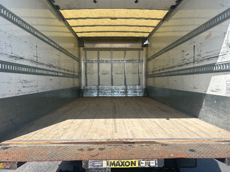 2020 Isuzu NQR in Jessup, MD — photo 10