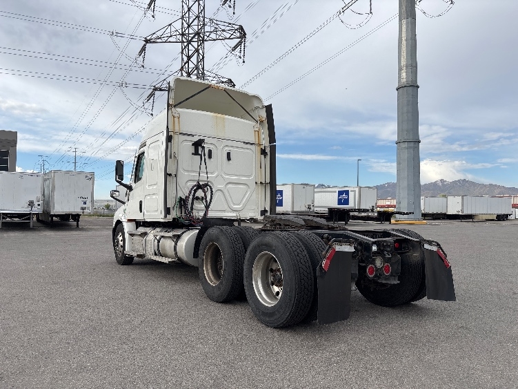 2020 Freightliner Cascadia in Salt Lake City, UT — photo 5