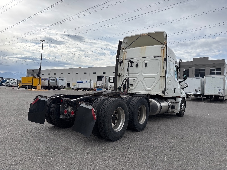 2020 Freightliner Cascadia in Salt Lake City, UT — photo 7
