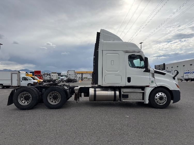 2020 Freightliner Cascadia in Salt Lake City, UT — photo 8