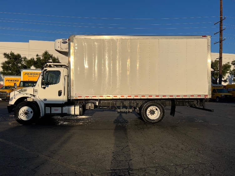 2020 Freightliner M2 106 in Torrance, CA — photo 4