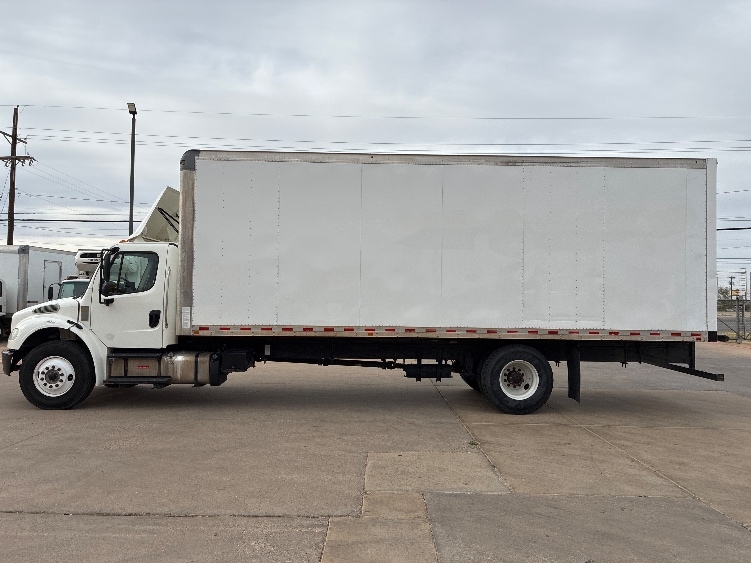 2020 Freightliner M2 106 in Lubbock, TX — photo 4