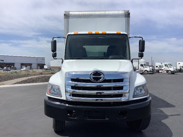 2020 Hino 268 in Kent, WA — photo 2