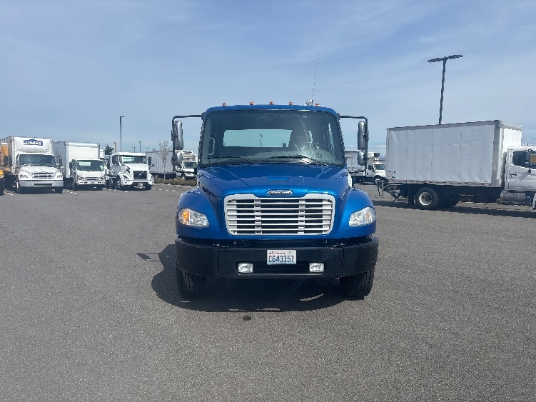 2020 Freightliner eM2 in Everett, WA — photo 2