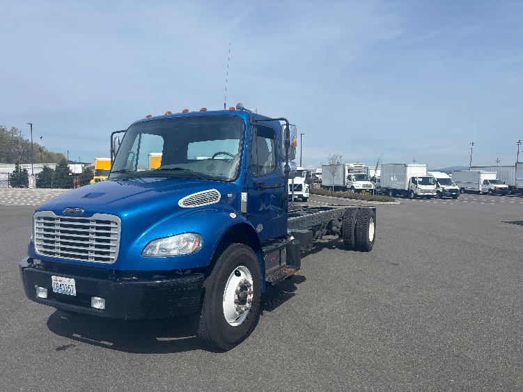 2020 Freightliner eM2 in Everett, WA — photo 3