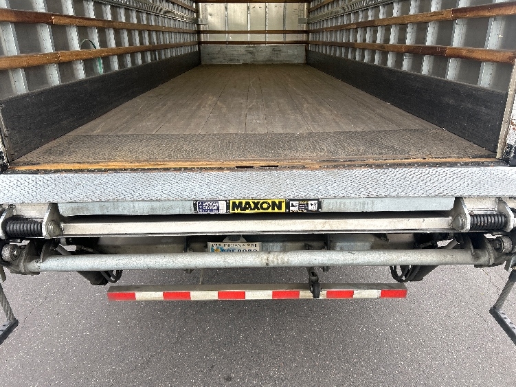 2021 Freightliner eM2 in Portland, OR — photo 10