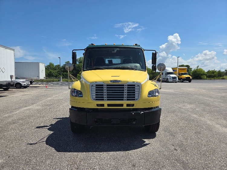 2020 Freightliner eM2 in Mobile, AL — photo 2
