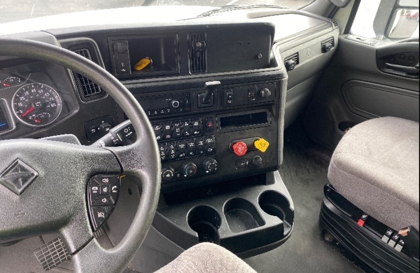 2021 International LT in Louisville, KY — photo 10