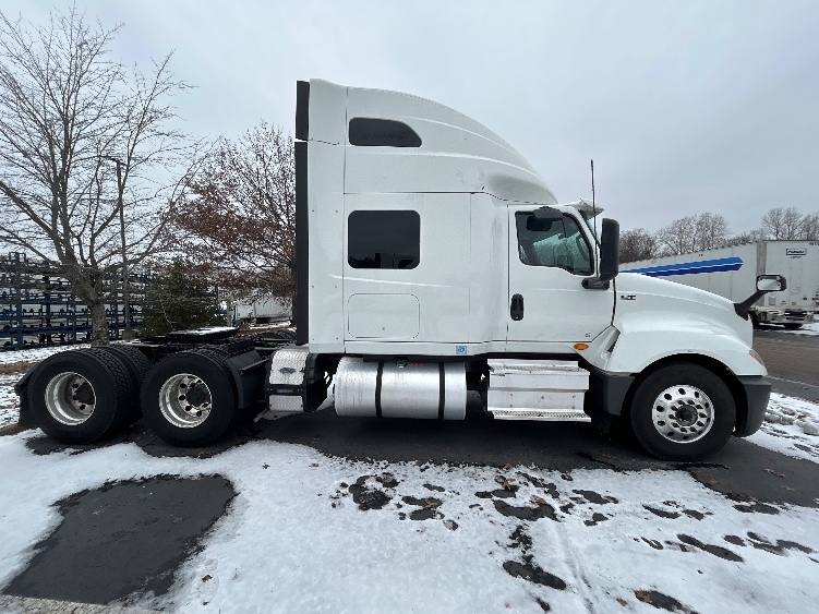 2021 International LT in Louisville, KY — photo 8