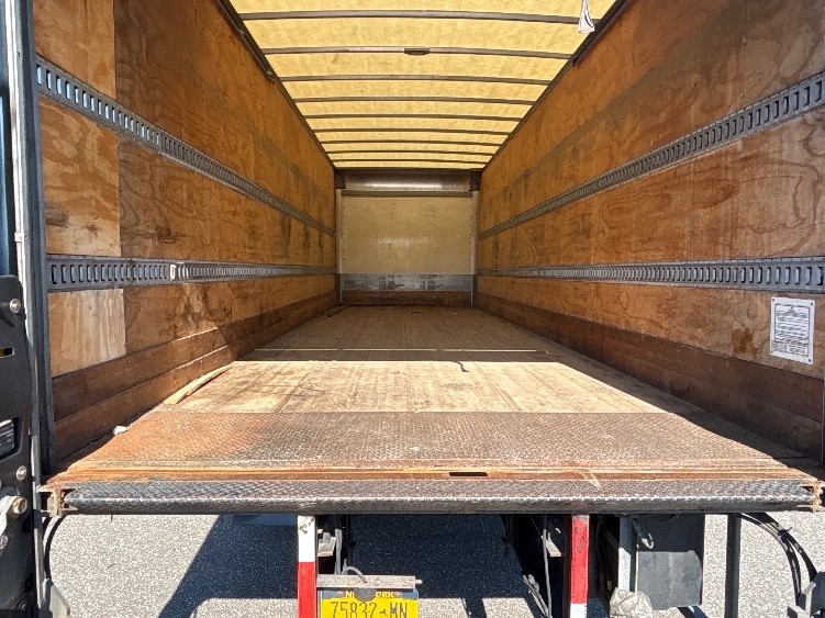 2021 Freightliner eM2 in West Babylon, NY — photo 10