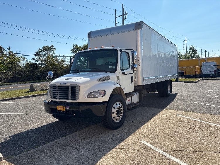 2021 Freightliner eM2 in West Babylon, NY — photo 3