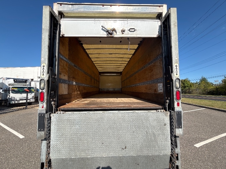 2021 Freightliner eM2 in West Babylon, NY — photo 8